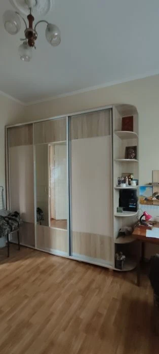 Продам 1/2 будинку в Центрі