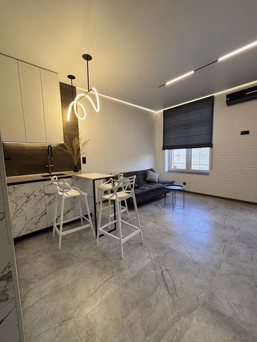 Продам 1к квартиру. Центр. ЖК Classic Hall. ул. 93-й Холодно