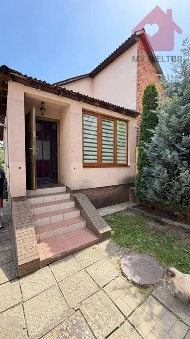 Продаж двох будинків район Дастору