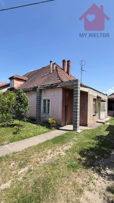 Продаж двох будинків район Дастору