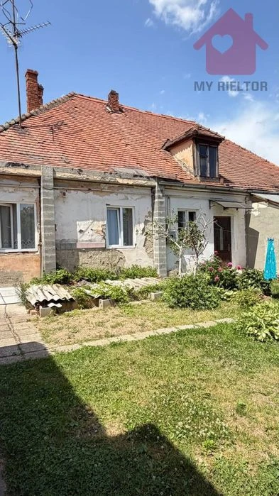 Продаж двох будинків район Дастору