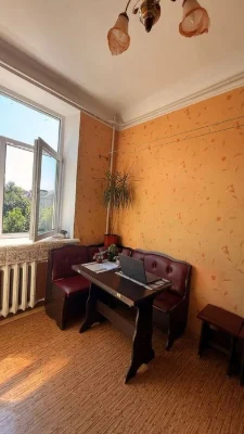 Продам БОЛЬШУЮ 2-х комнатную Сталинку в Центре!