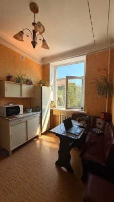 Продам БОЛЬШУЮ 2-х комнатную Сталинку в Центре!