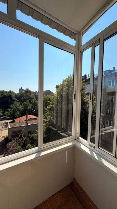 Продам БОЛЬШУЮ 2-х комнатную Сталинку в Центре!
