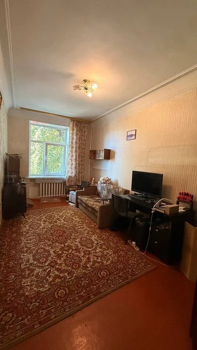 Продам БОЛЬШУЮ 2-х комнатную Сталинку в Центре!