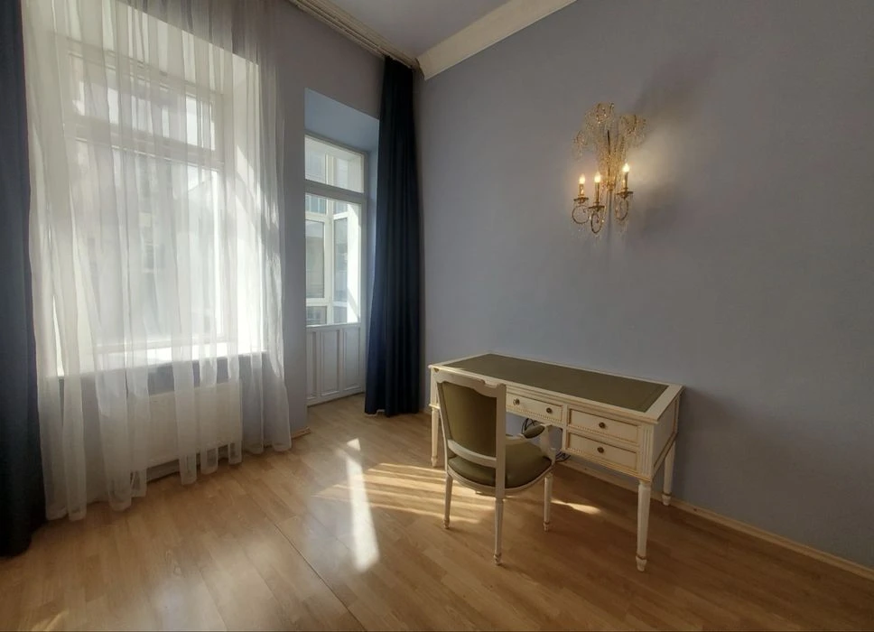 URGENT SALE of a 2-level apartment! Saksaganskoho 22B