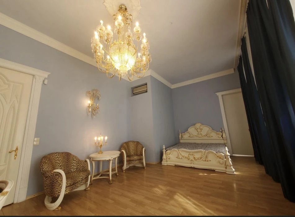 URGENT SALE of a 2-level apartment! Saksaganskoho 22B