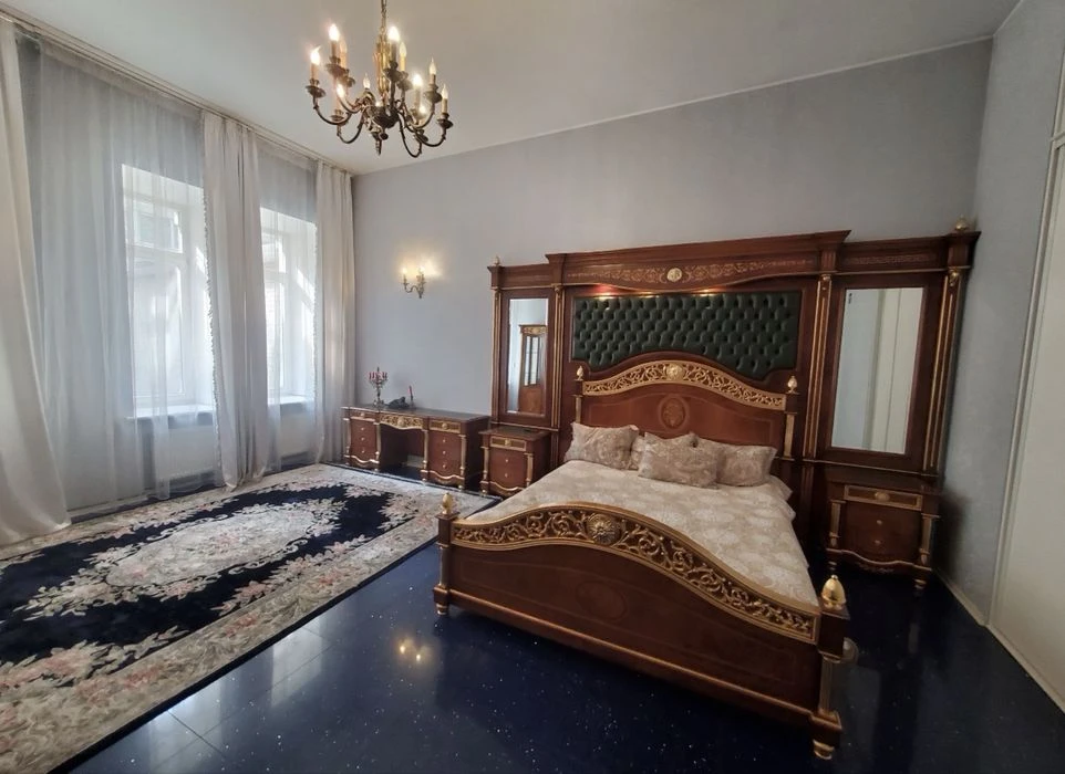 URGENT SALE of a 2-level apartment! Saksaganskoho 22B