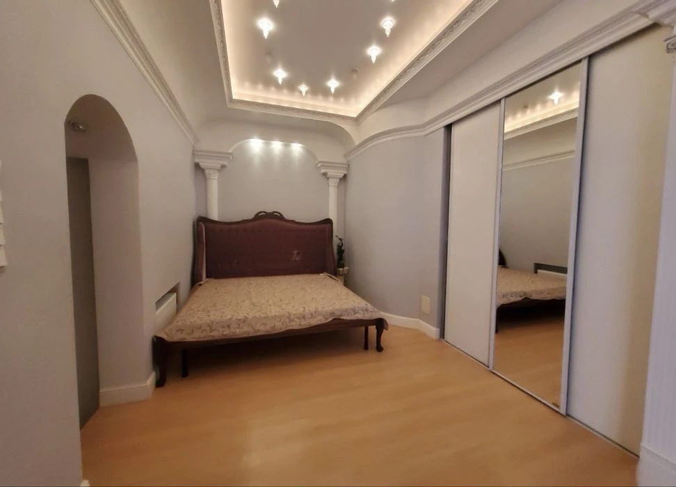 URGENT SALE of a 2-level apartment! Saksaganskoho 22B