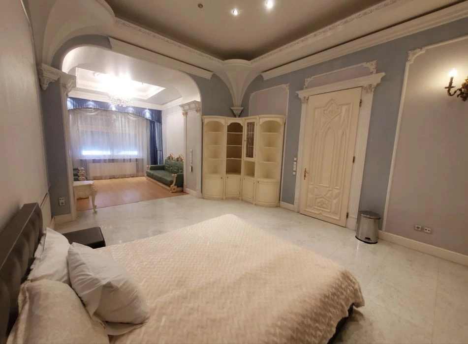 URGENT SALE of a 2-level apartment! Saksaganskoho 22B