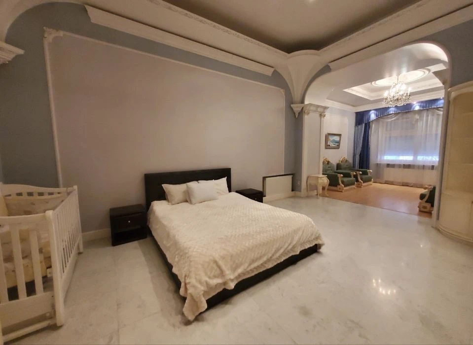 URGENT SALE of a 2-level apartment! Saksaganskoho 22B