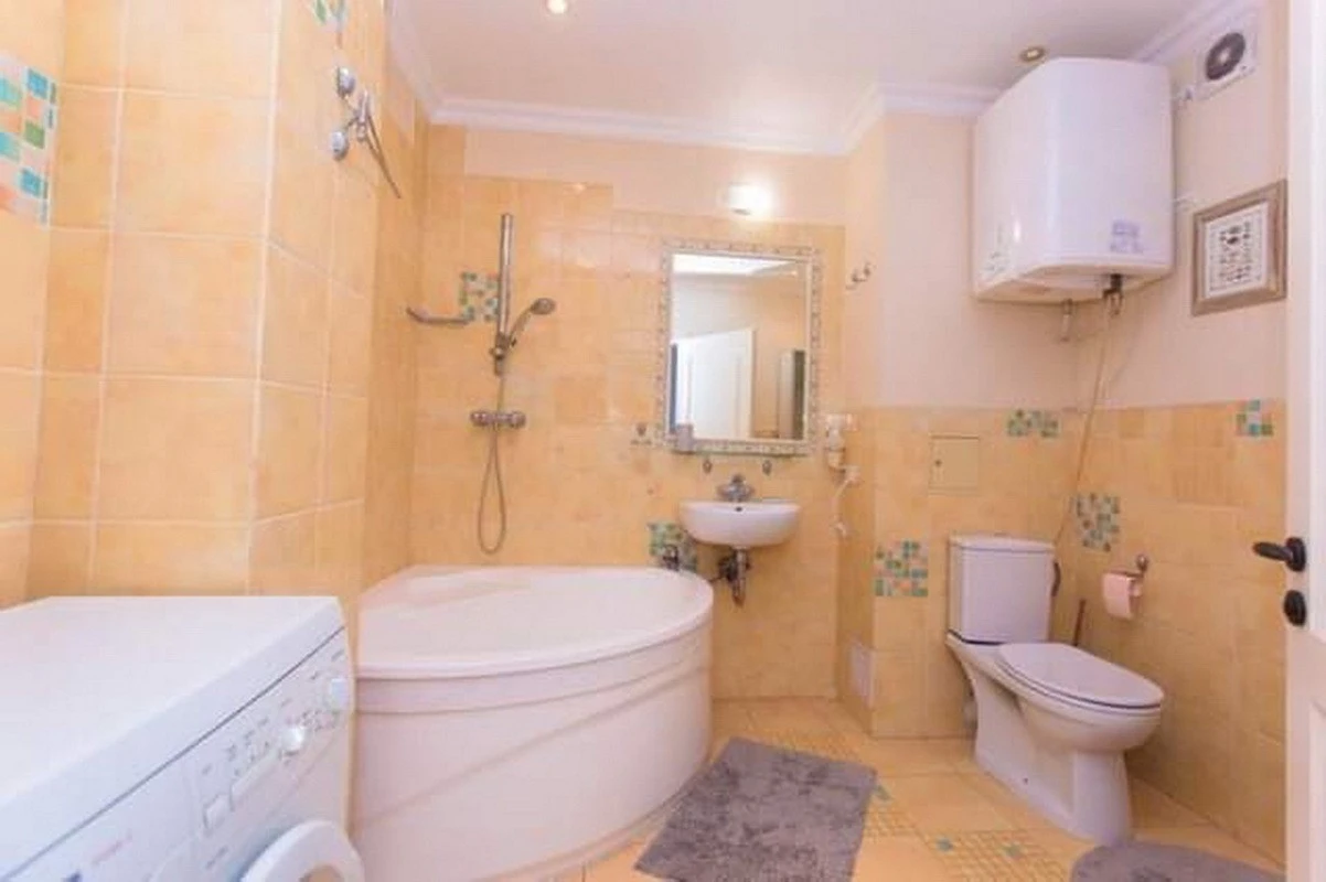 Sale of a 2-room apartment of 60 m², Vynogradny lane, 1/11