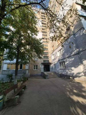 Продажа 3 к. кв. в кирпичном доме, ул. Бочарова (возле пар