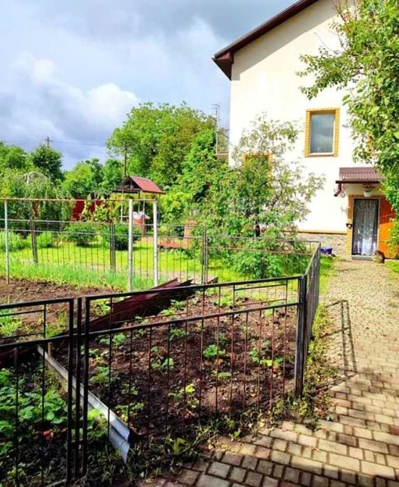 Продаж просторого цегляного будинку Київський р-н