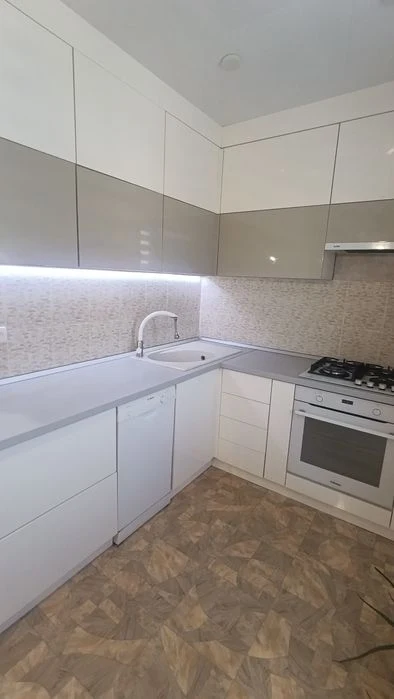 Продажа 3 комн.кв 6/9 в Южном мкрне(центр)