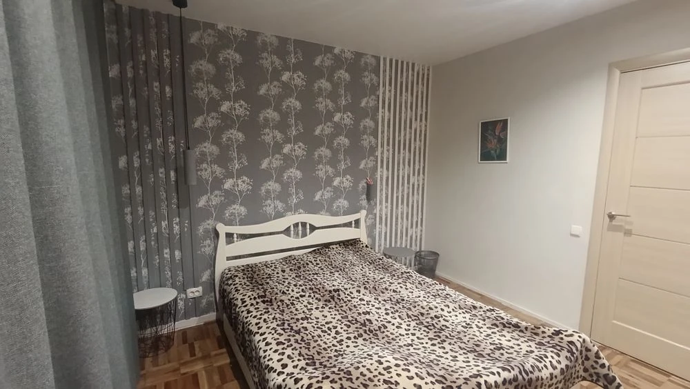 Продаж 3 кімн.кв 6/9 у Південному мкрні(центр)