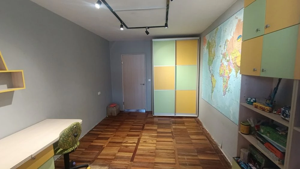 Продаж 3 кімн.кв 6/9 у Південному мкрні(центр)
