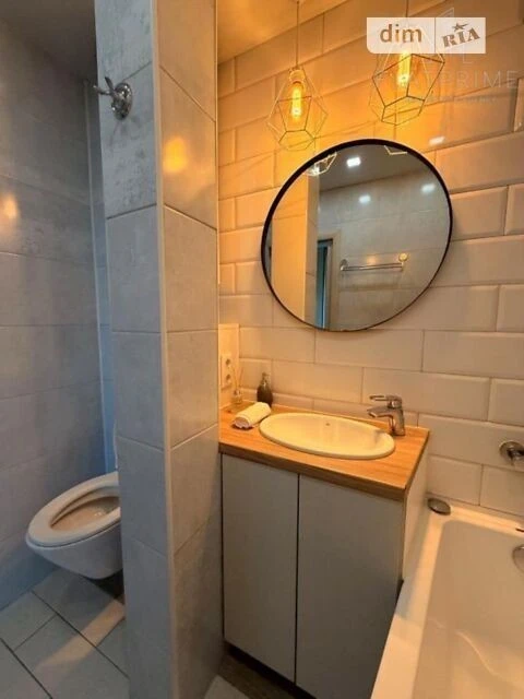 Sale of 1-room apartment 31 sq. m. on Myroslava Popovycha 8A street •