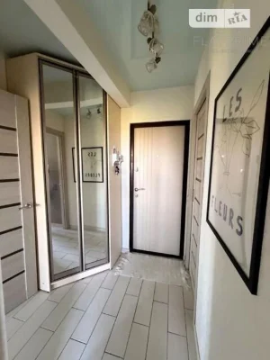 Sale of 1-room apartment 31 sq. m. on Myroslava Popovycha 8A street •