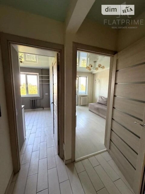 Sale of 1-room apartment 31 sq. m. on Myroslava Popovycha 8A street •