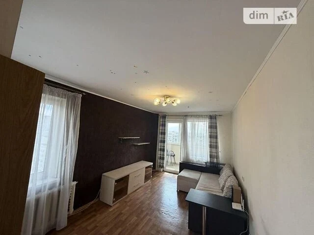 Sale of 3-room apartment 68 sq. m on Akademika Bulakhovskoho St.