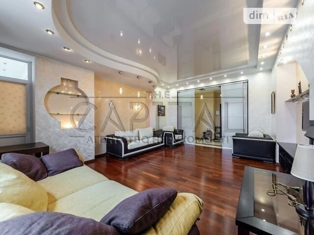 Sale of 3-room apartment 116 sq. m on Viacheslav Chornovola Street 2