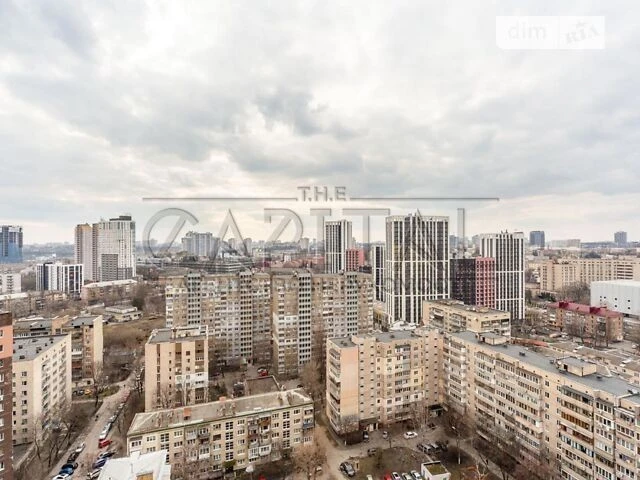 Sale of 3-room apartment 116 sq. m on Viacheslav Chornovola Street 2