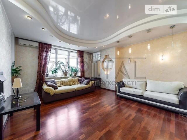 Sale of 3-room apartment 116 sq. m on Viacheslav Chornovola Street 2