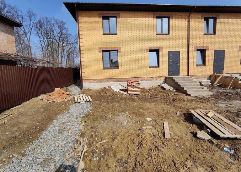 Продається таунхаус на П'ятничанах