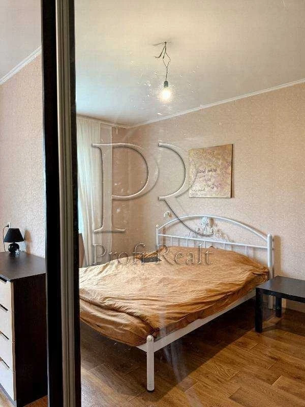 One-room apartment 49 m² for sale, Akademika Glushkova Ave
