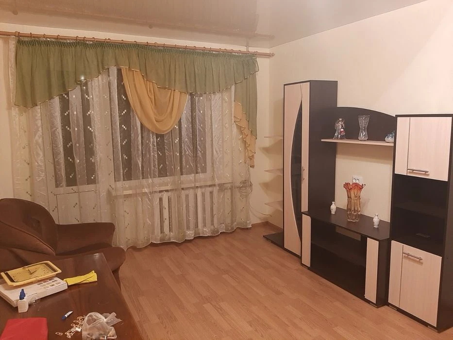 Продам 4-к квартиру Раойн Титова. 4-этаж.