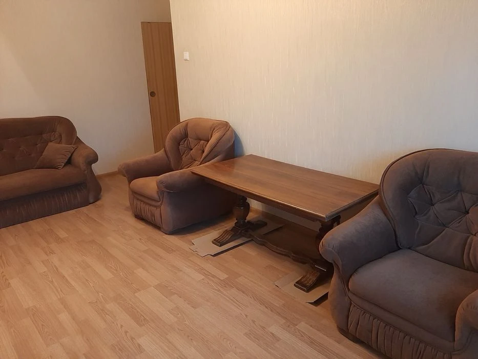 Продам 4-к квартиру Раойн Титова. 4-этаж.