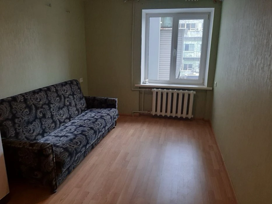 Продам 4-к квартиру Раойн Титова. 4-этаж.