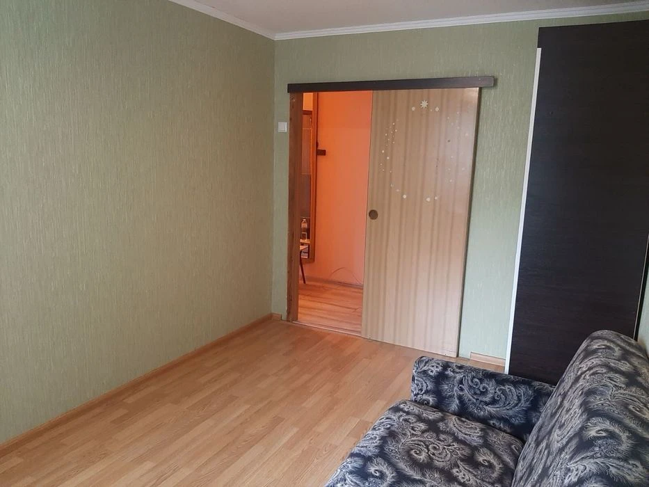 Продам 4-к квартиру Раойн Титова. 4-этаж.