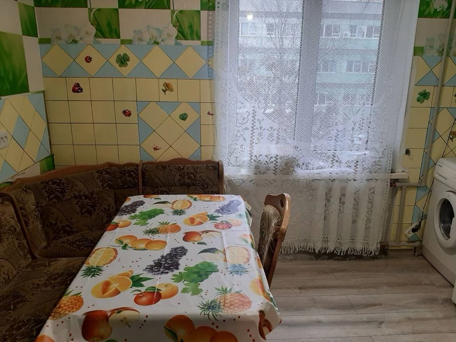 Продам 4-к квартиру Раойн Титова. 4-этаж.