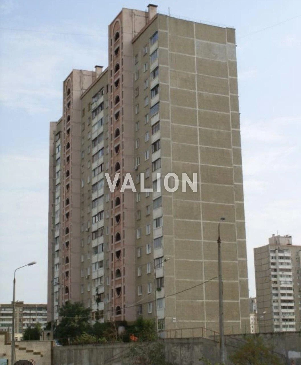 For sale 2 rooms. Radunska 18 A. Troeshchyna.
