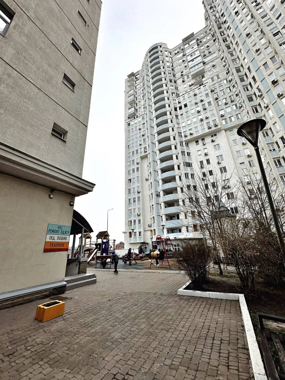 Продаж 1-кім кв Печерський р-н бул Миколи Міхновського (Друж