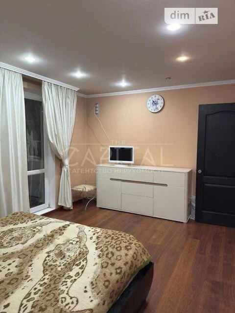 Продаж 2к квартири 73 кв. м на бул. Дарницький 8 • ID 346580