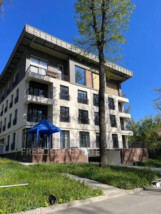 $90,000 Apartment in the Park House Residence / 100 m2 / Leso