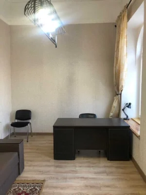 Продам 2 комнатную в коммуне ул. Троицкая