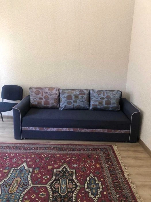 Продам 2 комнатную в коммуне ул. Троицкая