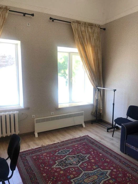 Продам 2 комнатную в коммуне ул. Троицкая