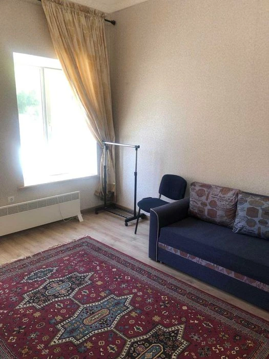 Продам 2 комнатную в коммуне ул. Троицкая