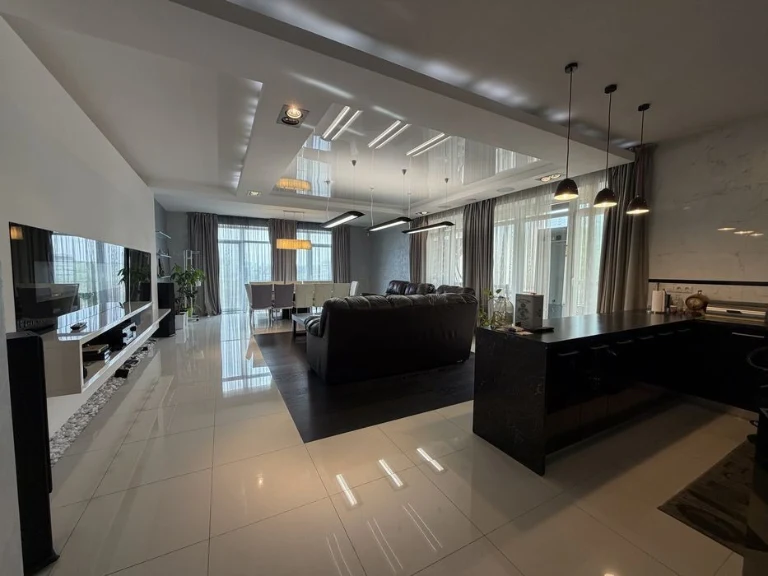4k 152m residential complex Lipinka, Serhiia Danchenko St., Zamkovetska, Remon