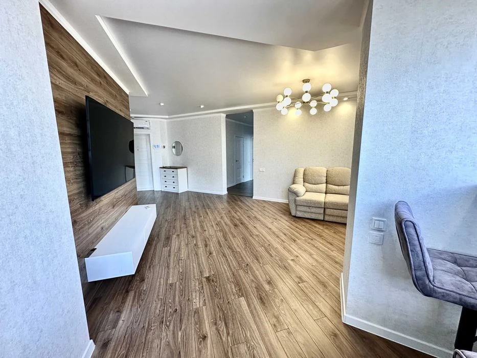 Продам 3 комн. квартиру с супер ремонтом в ЖК Дмитриевский н.