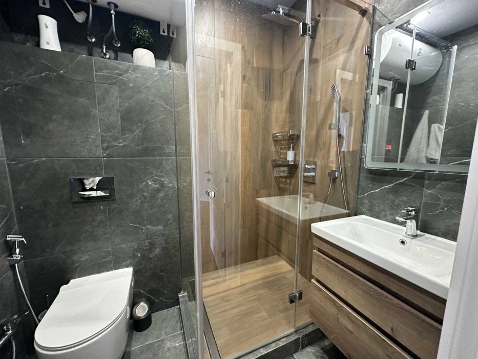 Продам 3 комн. квартиру с супер ремонтом в ЖК Дмитриевский н.