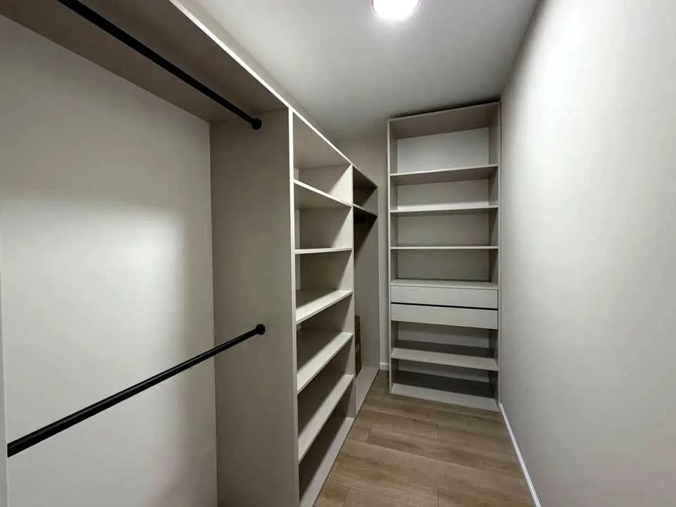 Apartment. Ivano-Frankivsk, Belvederska St.