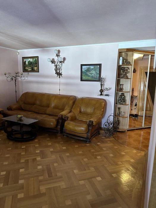 Продаж 3 кім квартири в центрі міста