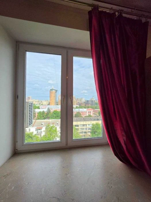 No %! 3-room apartment 77 m² Pechersk, metro Zvirynetska