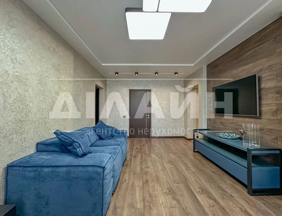 Exclusive 4-room apartment on the Right Bank. Closed two